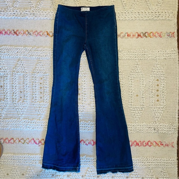 Free People Penny Pull On Stretch Flare Jean - Picture 4 of 10